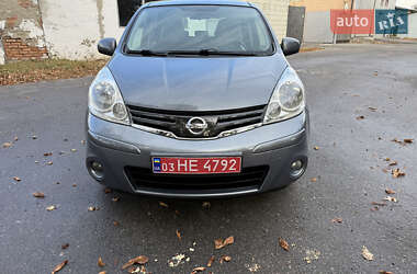 Хэтчбек Nissan Note 2010 в 