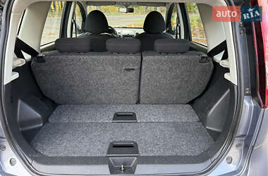 Хэтчбек Nissan Note 2010 в 