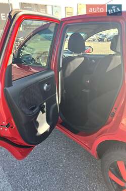 Хэтчбек Nissan Note 2006 в 