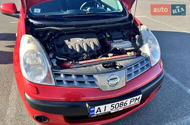 Хэтчбек Nissan Note 2006 в 
