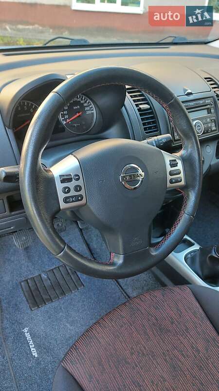 Хэтчбек Nissan Note 2010 в Луцке