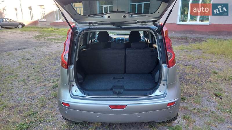 Хэтчбек Nissan Note 2010 в Луцке