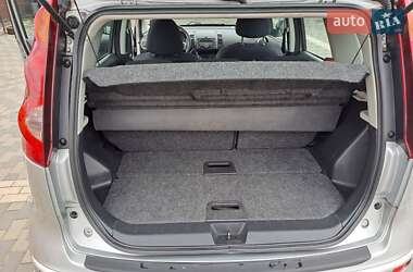 Хэтчбек Nissan Note 2009 в 