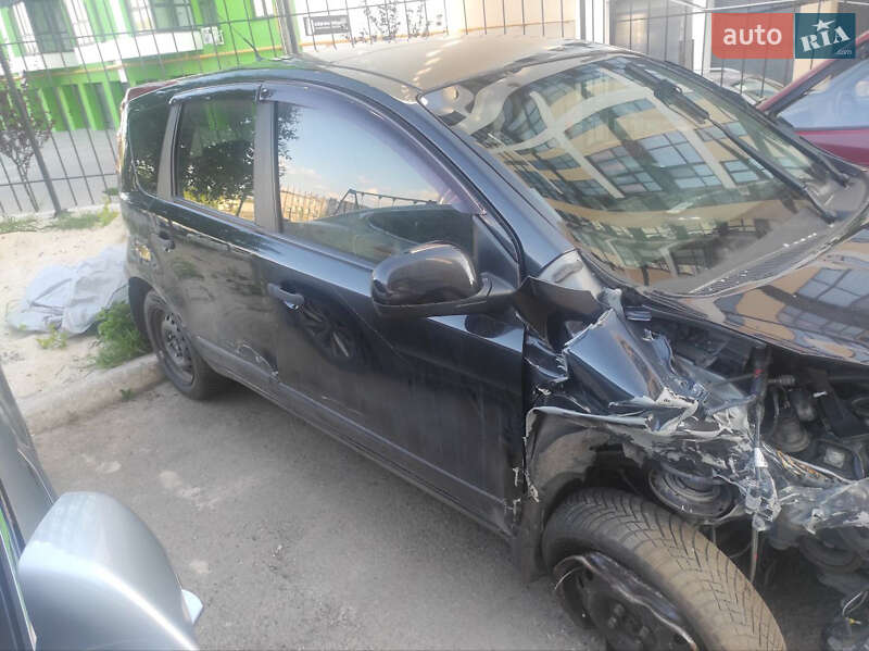 Хетчбек Nissan Note 2011 в Черкасах