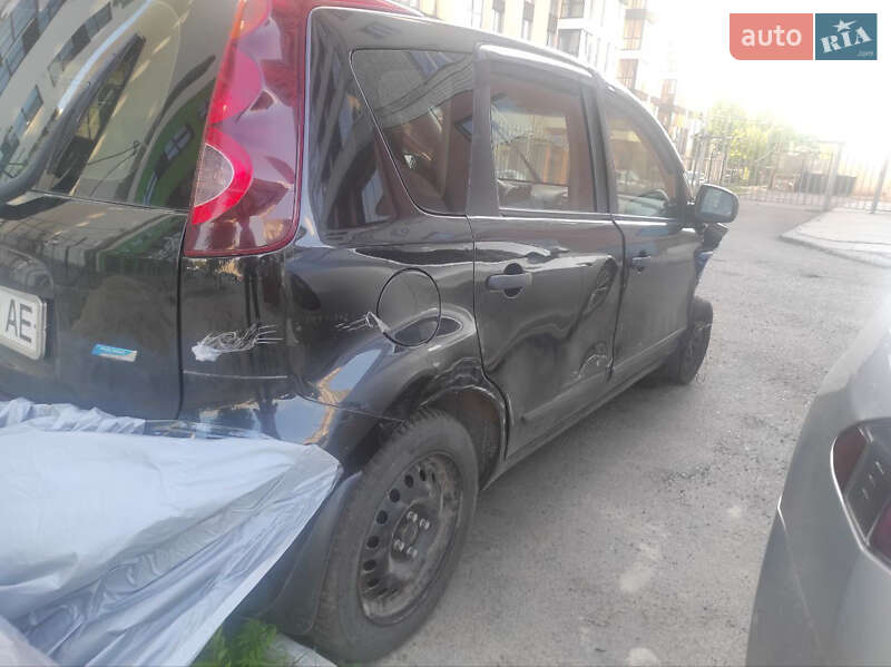 Хетчбек Nissan Note 2011 в Черкасах