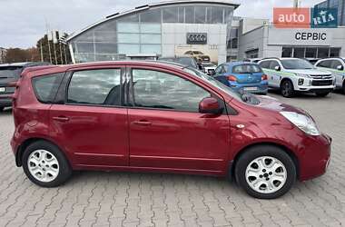 Хэтчбек Nissan Note 2012 в 
