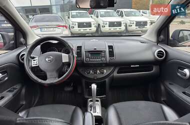 Хэтчбек Nissan Note 2012 в 