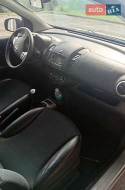 Хэтчбек Nissan Note 2013 в 