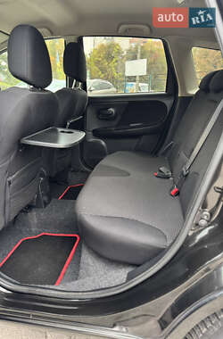 Хэтчбек Nissan Note 2006 в 