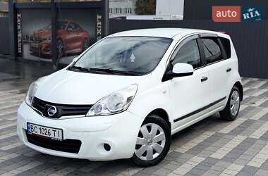 Хэтчбек Nissan Note 2012 в 