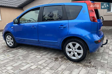 Хэтчбек Nissan Note 2007 в 