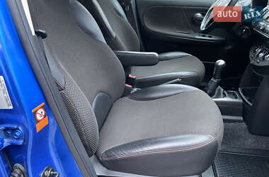 Хэтчбек Nissan Note 2007 в 