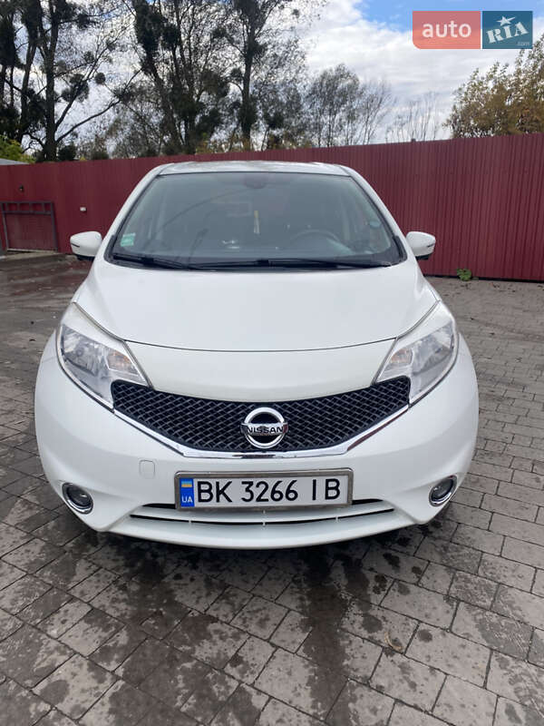 Хэтчбек Nissan Note 2014 в Бродах фото Хэтчбек Nissan Note 2014 в Бродах