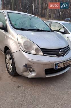 Хэтчбек Nissan Note 2009 в 