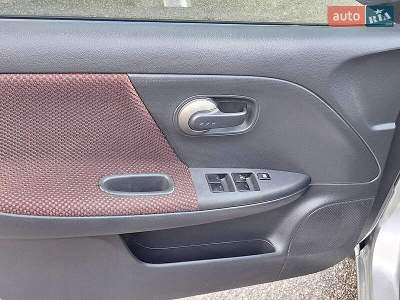 Хэтчбек Nissan Note 2008 в Виннице фото 11 Хэтчбек Nissan Note 2008 в Виннице