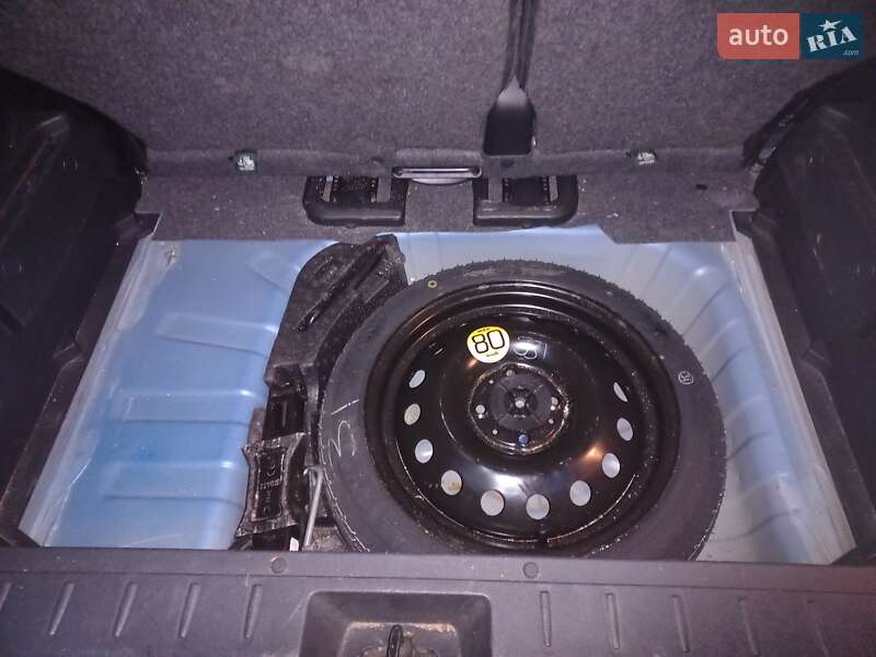 Хетчбек Nissan Note 2009 в Лозовій