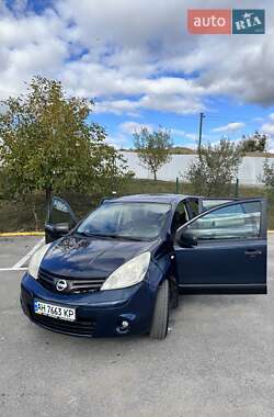 Хетчбек Nissan Note 2011 в Ужгороді