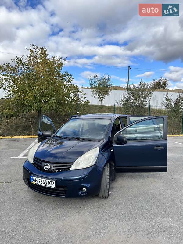 Хэтчбек Nissan Note 2011 в Ужгороде