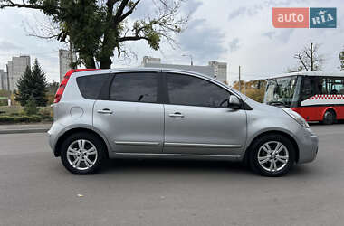Хэтчбек Nissan Note 2008 в 
