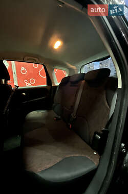 Хэтчбек Nissan Note 2009 в 