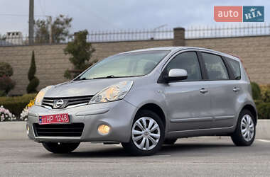 Хэтчбек Nissan Note 2010 в 