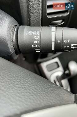 Хэтчбек Nissan Note 2010 в 