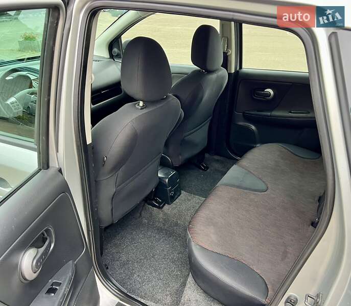 Хетчбек Nissan Note 2010 в Києві
