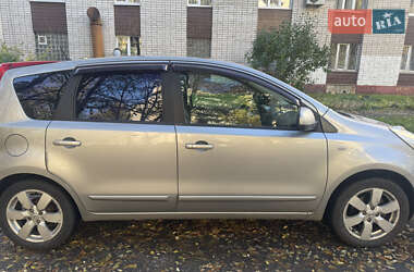 Хэтчбек Nissan Note 2008 в 
