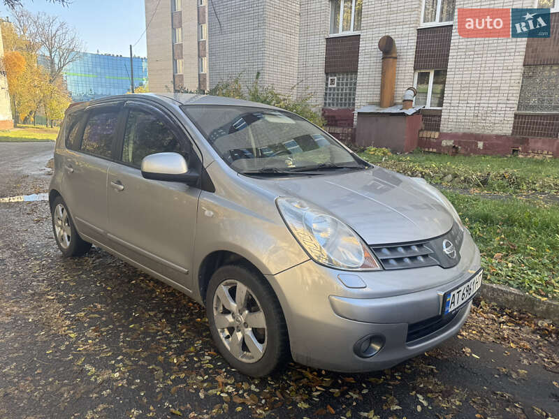 Хэтчбек Nissan Note 2008 в 