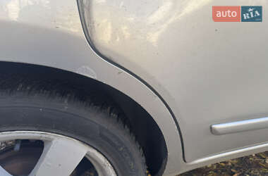 Хэтчбек Nissan Note 2008 в 
