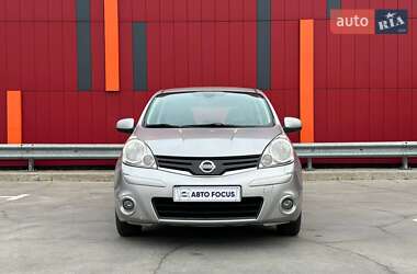 Хетчбек Nissan Note 2013 в  фото 3 Хетчбек Nissan Note 2013 в