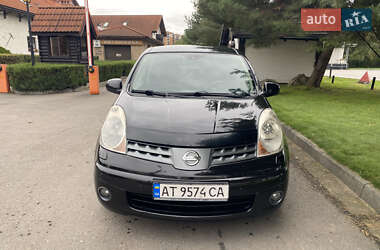 Хэтчбек Nissan Note 2007 в 
