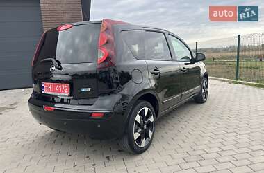 Хэтчбек Nissan Note 2012 в 