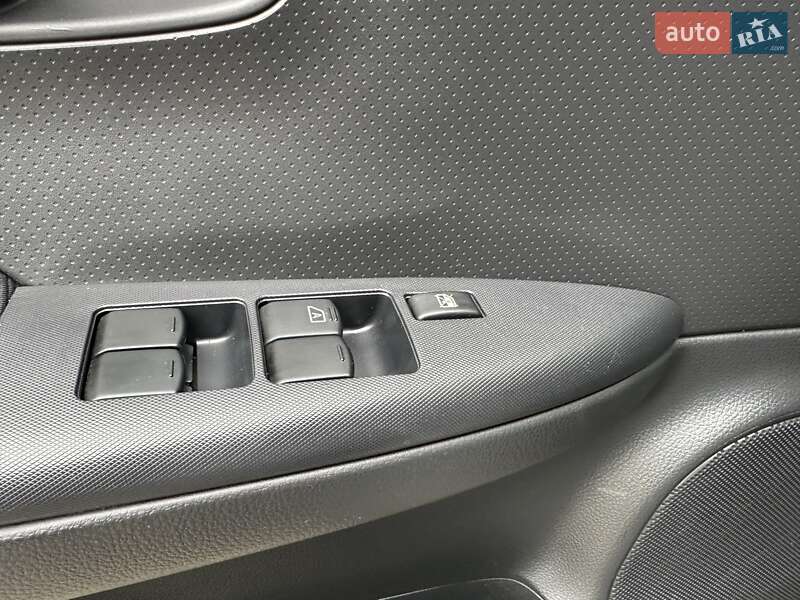 Хетчбек Nissan Note 2012 в Луцьку фото 29 Хетчбек Nissan Note 2012 в Луцьку