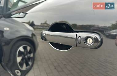 Хэтчбек Nissan Note 2012 в 