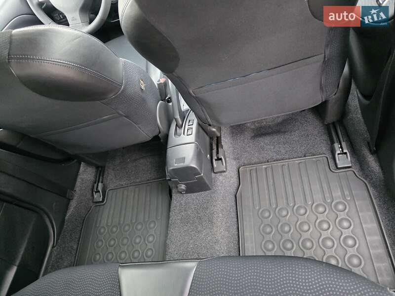 Хэтчбек Nissan Note 2012 в Киеве фото 2 Хэтчбек Nissan Note 2012 в Киеве