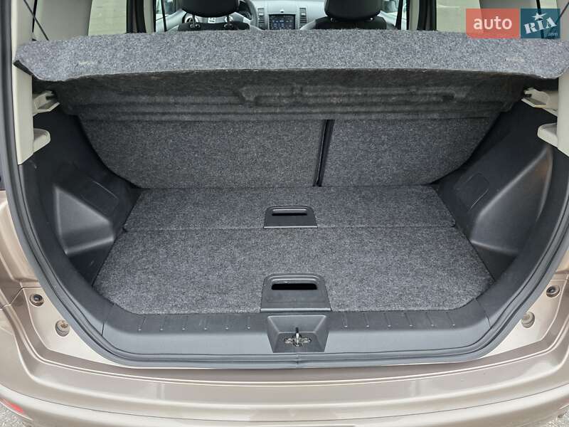 Хэтчбек Nissan Note 2012 в Киеве фото 5 Хэтчбек Nissan Note 2012 в Киеве