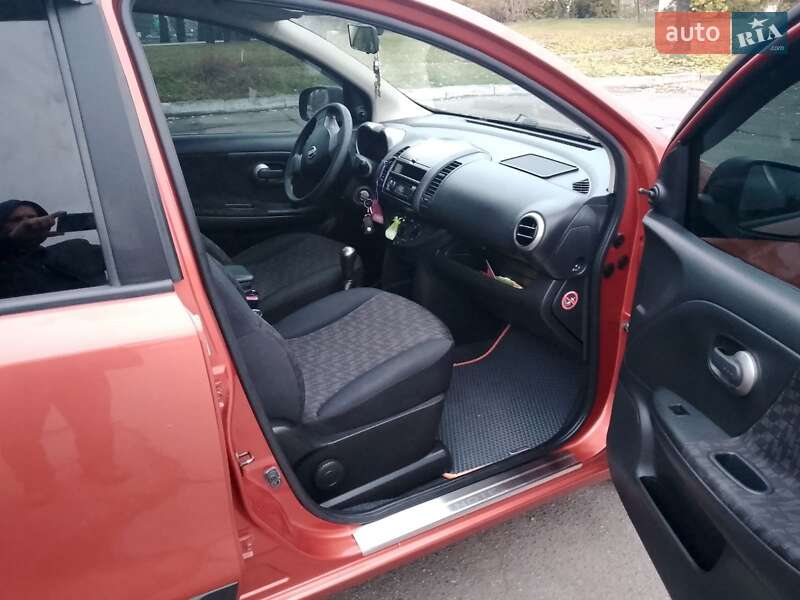 Хетчбек Nissan Note 2006 в Києві фото 4 Хетчбек Nissan Note 2006 в Києві
