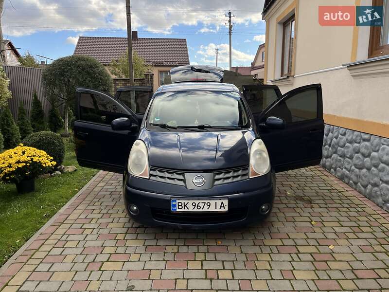 Хэтчбек Nissan Note 2008 в Ровно