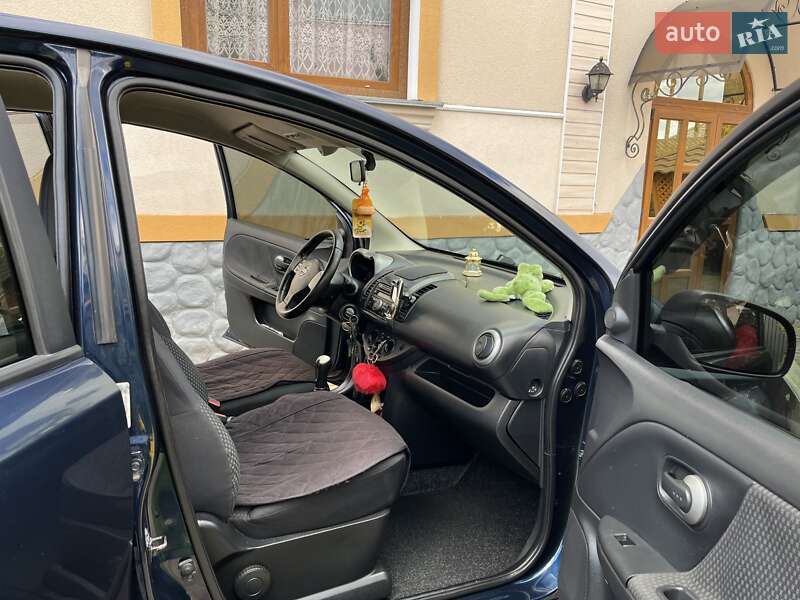 Хэтчбек Nissan Note 2008 в Ровно