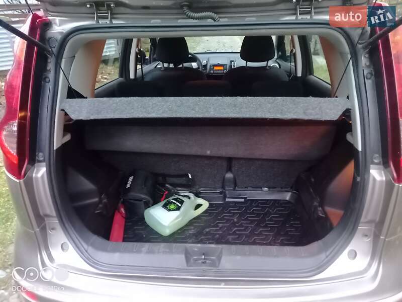 Хетчбек Nissan Note 2011 в Рахові