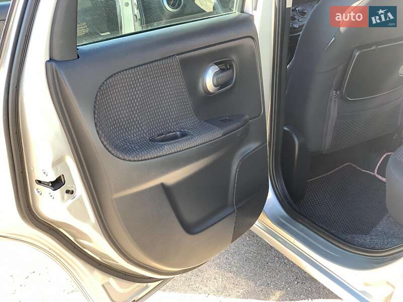 Хэтчбек Nissan Note 2007 в Виннице фото 18 Хэтчбек Nissan Note 2007 в Виннице