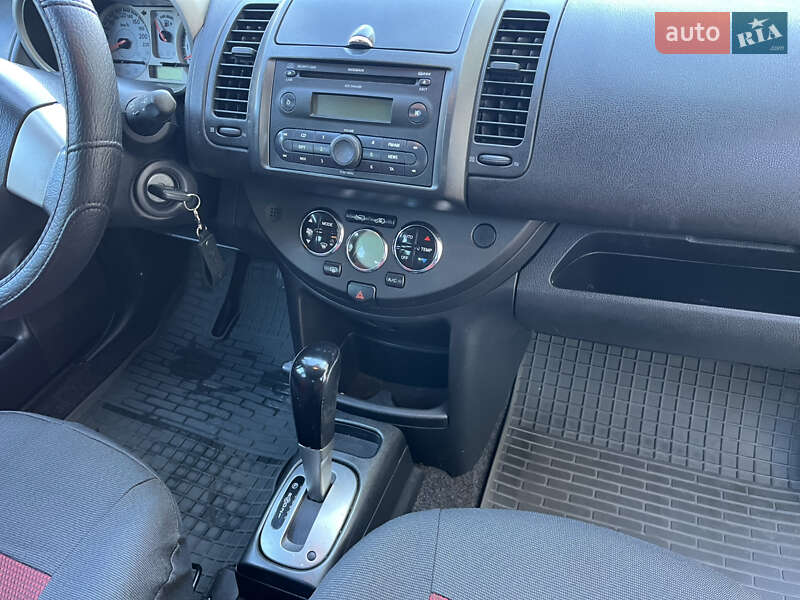 Хэтчбек Nissan Note 2007 в Могилев-Подольске фото 36 Хэтчбек Nissan Note 2007 в Могилев-Подольске