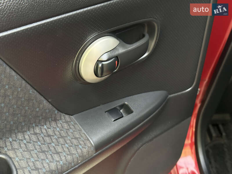 Хетчбек Nissan Note 2012 в Тернополі