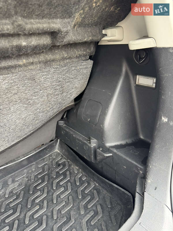 Хэтчбек Nissan Note 2011 в Ивано-Франковске