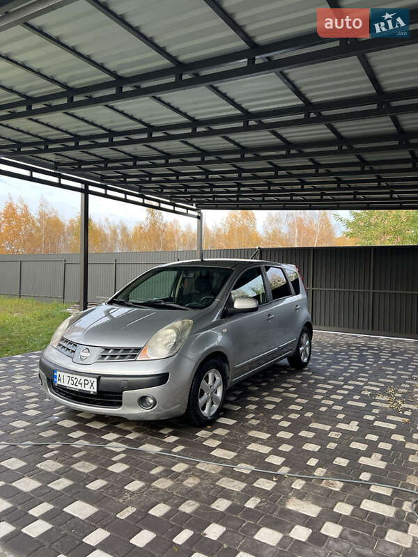 Хэтчбек Nissan Note 2006 в Буче
