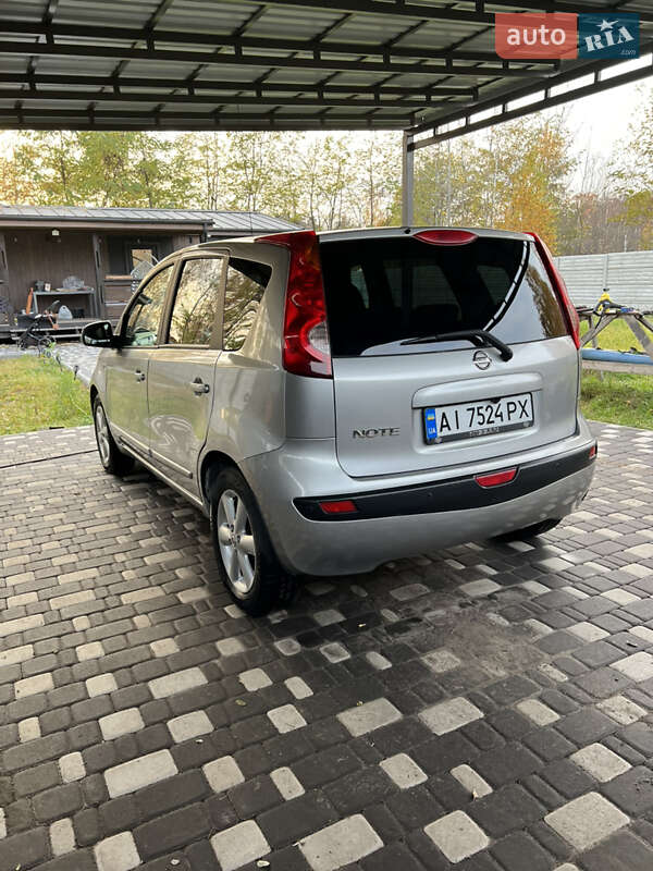 Хэтчбек Nissan Note 2006 в Буче