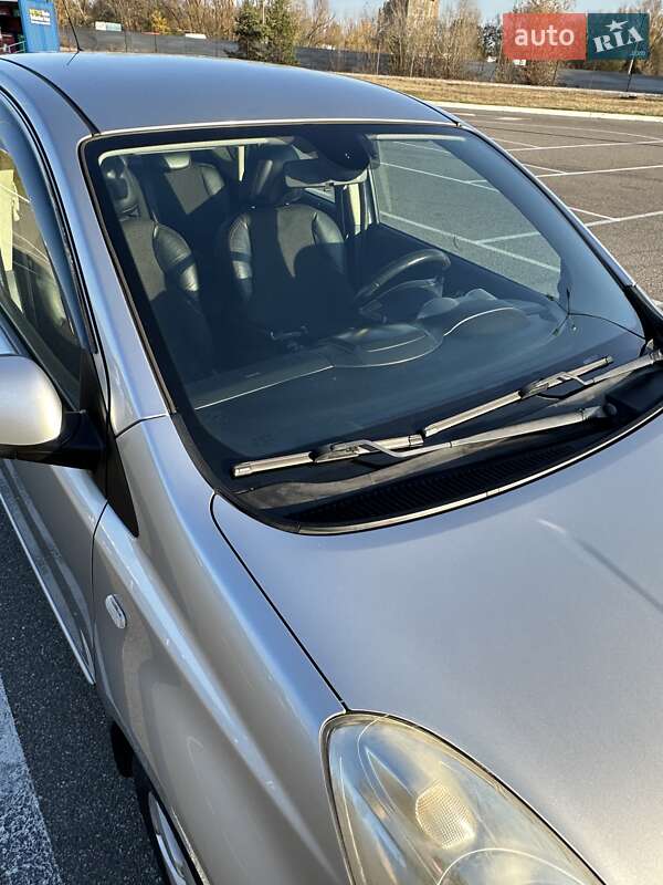 Хэтчбек Nissan Note 2008 в Киеве