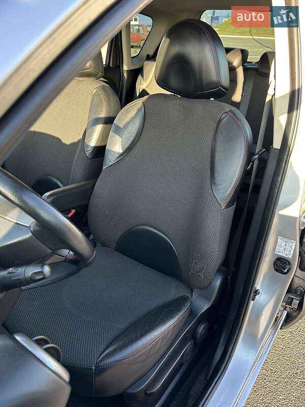 Хэтчбек Nissan Note 2008 в Киеве