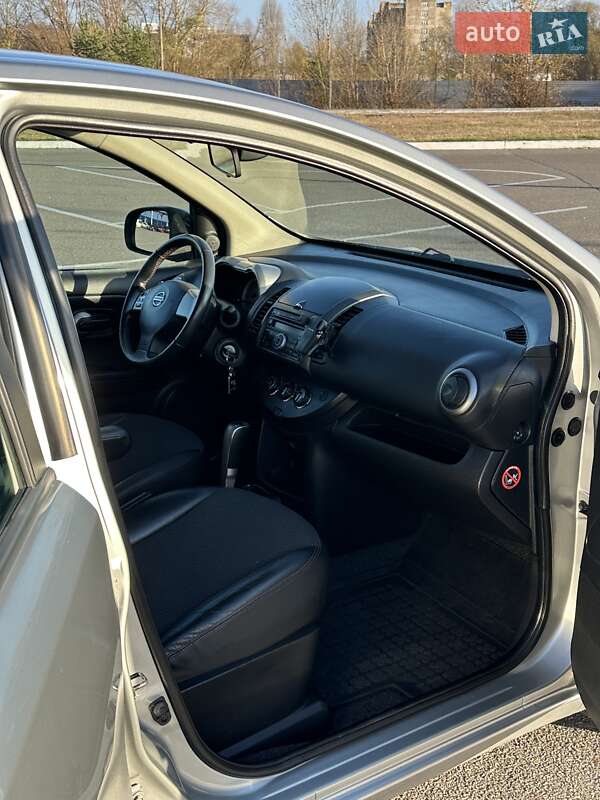 Хэтчбек Nissan Note 2008 в Киеве